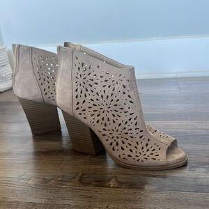 Elegant Beige Peep-Toe Women's Shoes